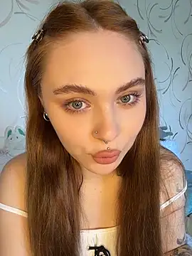 Snapshot of LunaMillie chatting on June 6, 11:48 am LunaMillie online show from June 6, 11:48 am