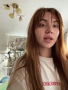 Snapshot of LunaMillie chatting on July 21, 3:58 pm LunaMillie online show from July 21, 3:58 pm