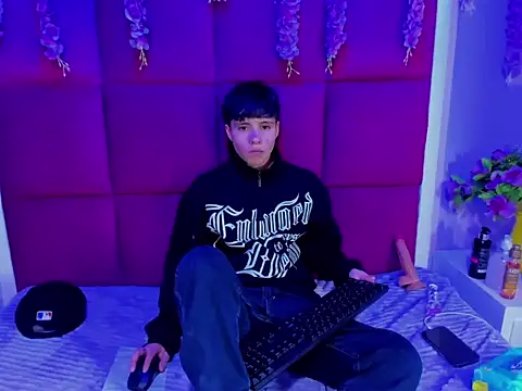 Snapshot of Bruno_Cruzz chatting on October 4, 2:31 am Bruno Cruzz online show from October 4, 2:31 am