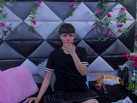 Snapshot of Bruno_Cruzz chatting on November 10, 3:05 am Bruno Cruzz online show from November 10, 3:05 am