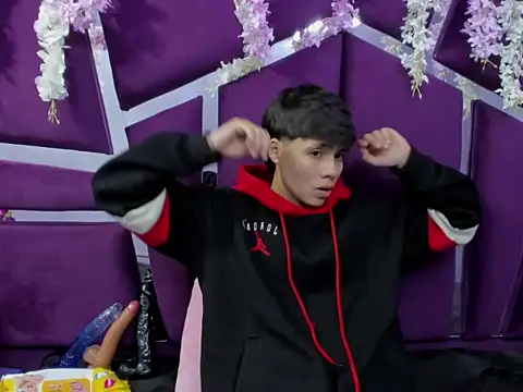 Snapshot of Bruno_Cruzz chatting on February 1, 2:10 am Bruno Cruzz online show from February 1, 2:10 am