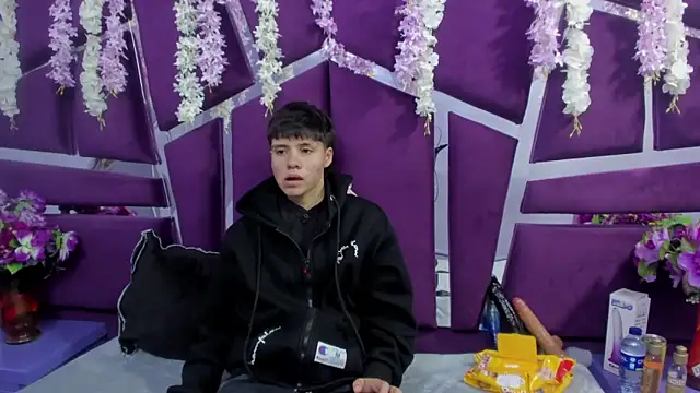 Snapshot of Bruno_Cruzz chatting on February 14, 2:30 am Bruno Cruzz online show from February 14, 2:30 am