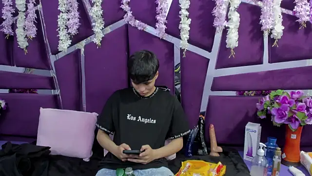 Snapshot of Bruno_Cruzz chatting on February 18, 2:40 am Bruno Cruzz online show from February 18, 2:40 am