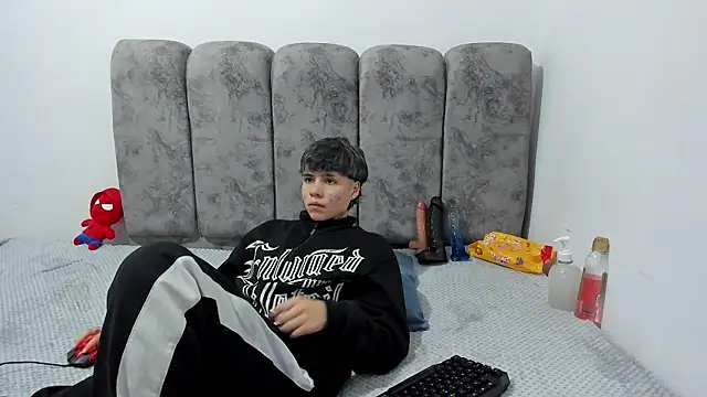 Snapshot of Bruno_Cruzz chatting on April 23, 2:13 am Bruno Cruzz online show from April 23, 2:13 am