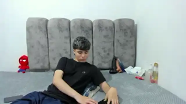 Snapshot of Bruno_Cruzz chatting on May 23, 2:06 am Bruno Cruzz online show from May 23, 2:06 am