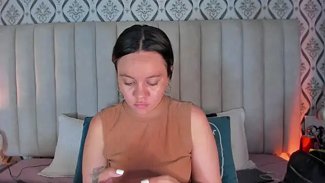 Sky Junne online show from March 31, 5:57 pm