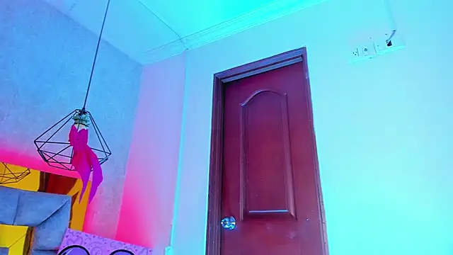 Snapshot of sophiievv chatting on February 1, 8:02 am sophiievv online show from February 1, 8:02 am