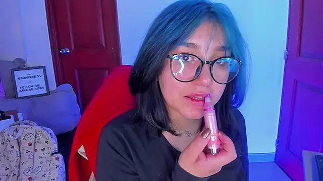 Snapshot of sophiievv chatting on February 17, 6:36 pm sophiievv online show from February 17, 6:36 pm