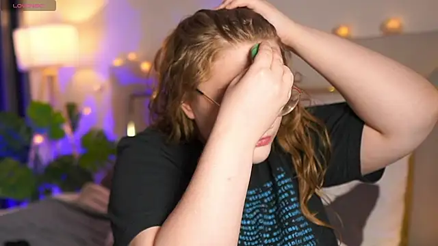 Snapshot of Alissa_S chatting on December 5, 12:44 pm Alissa S online show from December 5, 12:44 pm