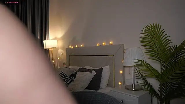 Snapshot of Alissa_S chatting on December 7, 7:38 am Alissa S online show from December 7, 7:38 am