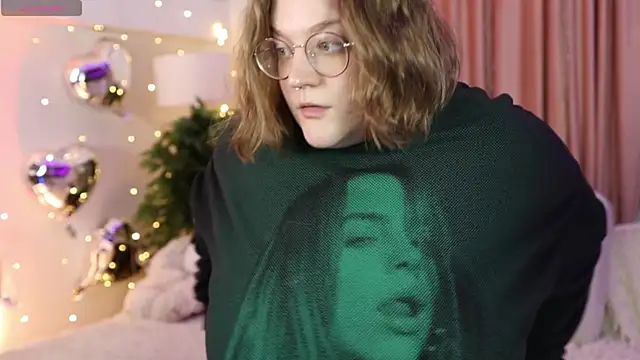 Snapshot of Alissa_S chatting on February 19, 11:49 am Alissa S online show from February 19, 11:49 am