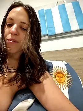 Snapshot of lauflor chatting on June 30, 10:27 am lauflor online show from June 30, 10:27 am