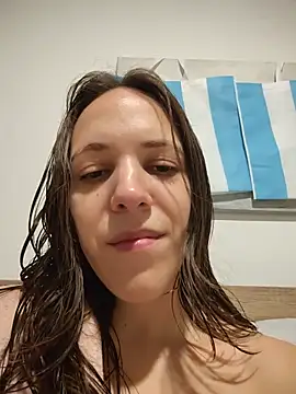 Snapshot of lauflor chatting on July 8, 10:53 am lauflor online show from July 8, 10:53 am