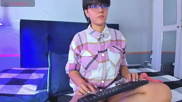 Tsuki Maru online show from October 6, 8:17 pm