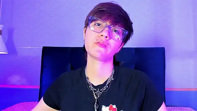 Snapshot of Tsuki_Maru chatting on February 4, 8:36 pm Tsuki Maru online show from February 4, 8:36 pm