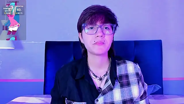 Snapshot of Tsuki_Maru chatting on February 5, 9:08 pm Tsuki Maru online show from February 5, 9:08 pm