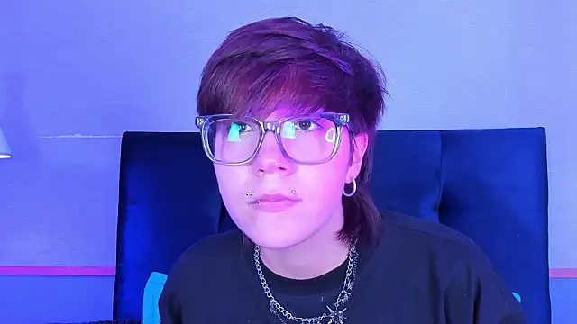 Snapshot of Tsuki_Maru chatting on February 9, 8:57 pm Tsuki Maru online show from February 9, 8:57 pm