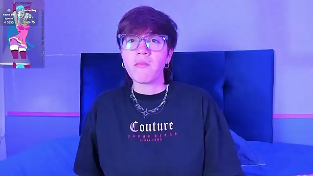 Snapshot of Tsuki_Maru chatting on February 10, 10:52 am Tsuki Maru online show from February 10, 10:52 am