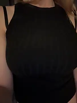 Snapshot of ellieen chatting on December 1, 9:31 pm ellieen online show from December 1, 9:31 pm