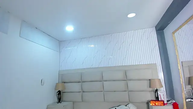 BritanyBrown  online show from April 12, 5:01 am