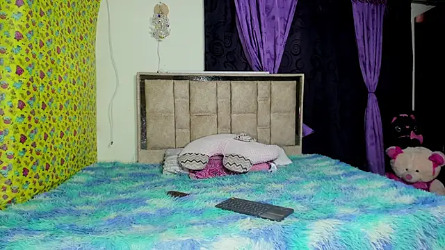 skinnyanddaphne online show from May 10, 6:46 pm