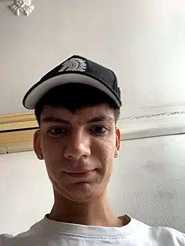 Snapshot of Luck__090 chatting on September 16, 1:23 pm Luck 090 online show from September 16, 1:23 pm