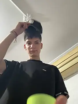 Snapshot of Luck__090 chatting on September 26, 5:11 am Luck 090 online show from September 26, 5:11 am