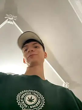 Snapshot of Luck__090 chatting on October 3, 1:24 am Luck 090 online show from October 3, 1:24 am