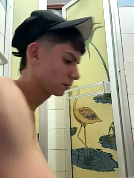 Snapshot of Luck__090 chatting on October 4, 1:36 am Luck 090 online show from October 4, 1:36 am