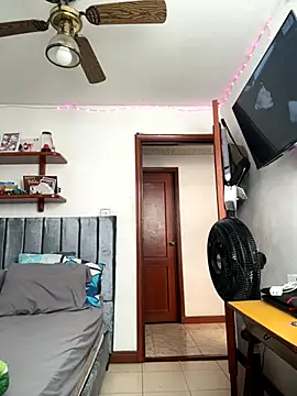 Snapshot of Luck__090 chatting on October 16, 7:37 pm Luck 090 online show from October 16, 7:37 pm