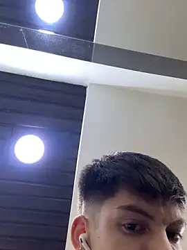 Snapshot of Luck__090 chatting on November 9, 7:01 pm Luck 090 online show from November 9, 7:01 pm