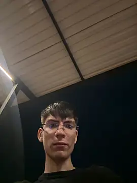 Snapshot of Luck__090 chatting on March 3, 3:12 am Luck 090 online show from March 3, 3:12 am