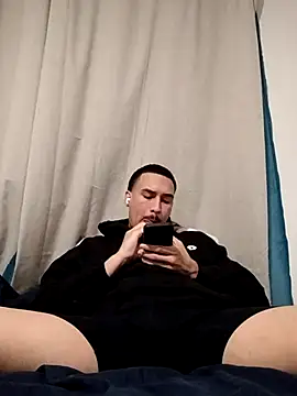 Snapshot of Jadriel23 chatting on October 19, 4:35 am Jadriel23 online show from October 19, 4:35 am