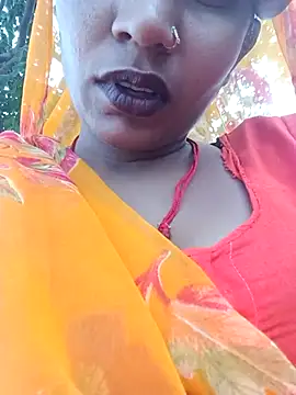 Snapshot of Hot_Seema83 chatting on October 26, 7:25 am Hot Seema83 online show from October 26, 7:25 am