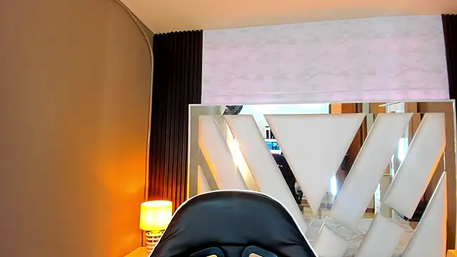 Amy Hottiee online show from December 3, 11:52 am