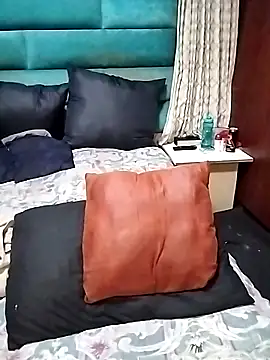 Snapshot of hemilynthomas2467 chatting on November 25, 8:09 pm hemilynthomas2467 online show from November 25, 8:09 pm