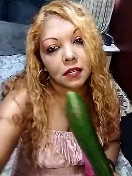 Snapshot of hemilynthomas2467 chatting on December 21, 7:15 am hemilynthomas2467 online show from December 21, 7:15 am