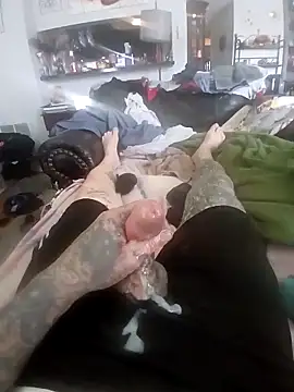 Snapshot of MRTATTWO chatting on October 27, 5:17 pm MRTATTWO online show from October 27, 5:17 pm