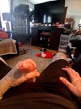 Snapshot of MRTATTWO chatting on November 5, 7:47 pm MRTATTWO online show from November 5, 7:47 pm