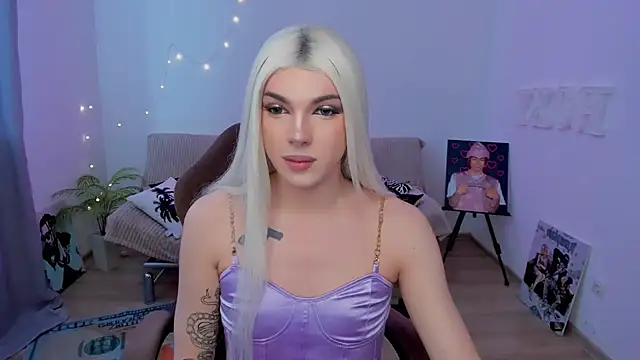 YourTrixie online show from February 22, 6:46 am