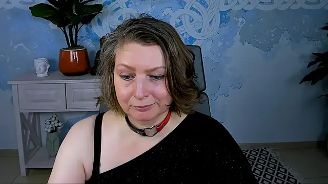 Snapshot of TiffanyBrauny chatting on October 8, 10:02 am TiffanyBrauny online show from October 8, 10:02 am
