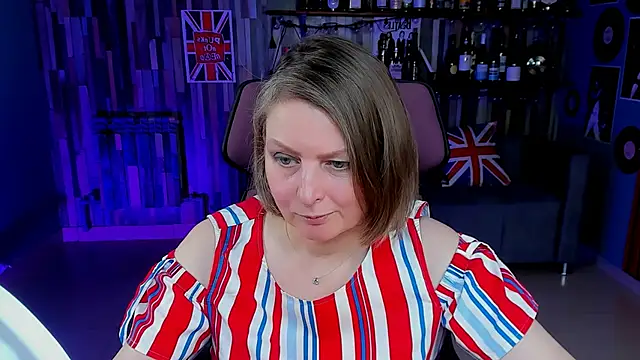 Snapshot of TiffanyBrauny chatting on October 15, 10:59 am TiffanyBrauny online show from October 15, 10:59 am