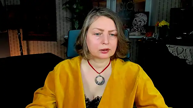 Snapshot of TiffanyBrauny chatting on October 19, 10:49 am TiffanyBrauny online show from October 19, 10:49 am