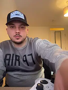 Snapshot of XXKieran chatting on July 15, 8:30 am XXKieran online show from July 15, 8:30 am