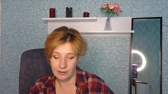 Snapshot of Elannaria chatting on September 28, 2:44 pm Elannaria online show from September 28, 2:44 pm
