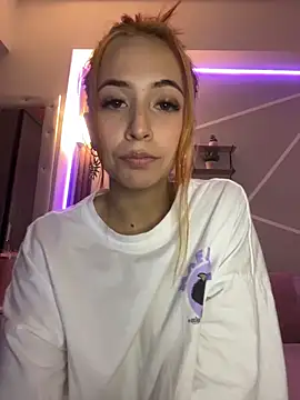 Snapshot of Little_ginger chatting on October 12, 10:42 pm Little ginger online show from October 12, 10:42 pm