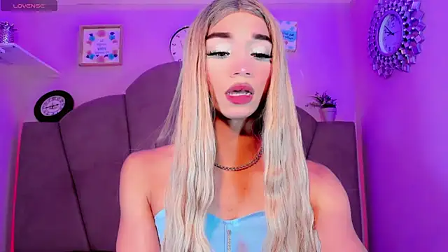 Snapshot of Nauthy_girl chatting on October 9, 12:36 pm Nauthy girl online show from October 9, 12:36 pm