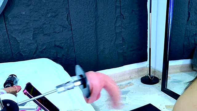 LizzyOlsen online show from July 2, 5:02 am