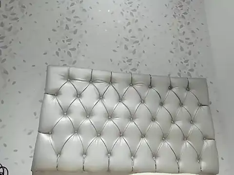 michelle perla online show from October 18, 6:30 pm