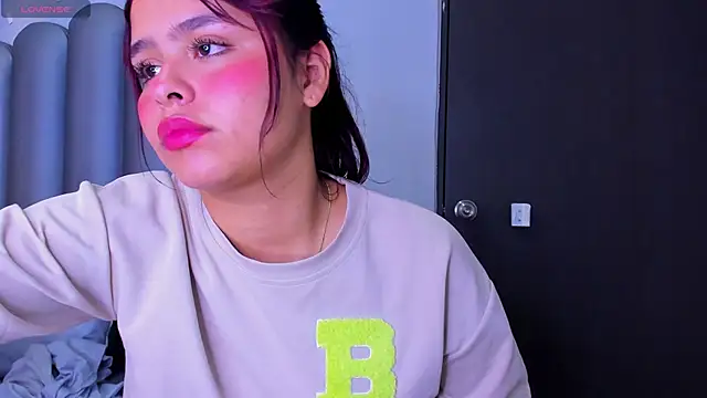 Sofia villareal online show from January 7, 4:59 am